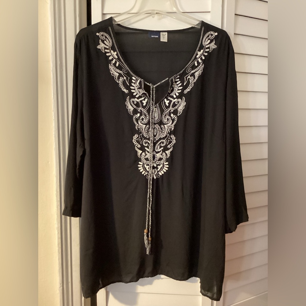 Basic Editions Women’s Black Tunic Top w White Embroidery Tie closure Size 2X